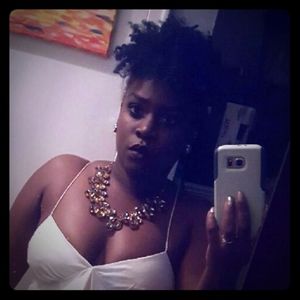 Meet your Posher, Llatoya